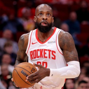 问鼎娱乐-常规赛收官，火箭替补狂欢！饼皇23+13，第4控卫准三双，牛顿首秀