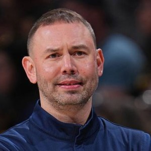 历史首对！阿德尔曼父子均以主帅身份取得50+胜场赛季