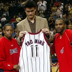 问鼎娱乐app-姚明队友回忆往事：被火箭交易有点生气 弗朗西斯后来直接崩了